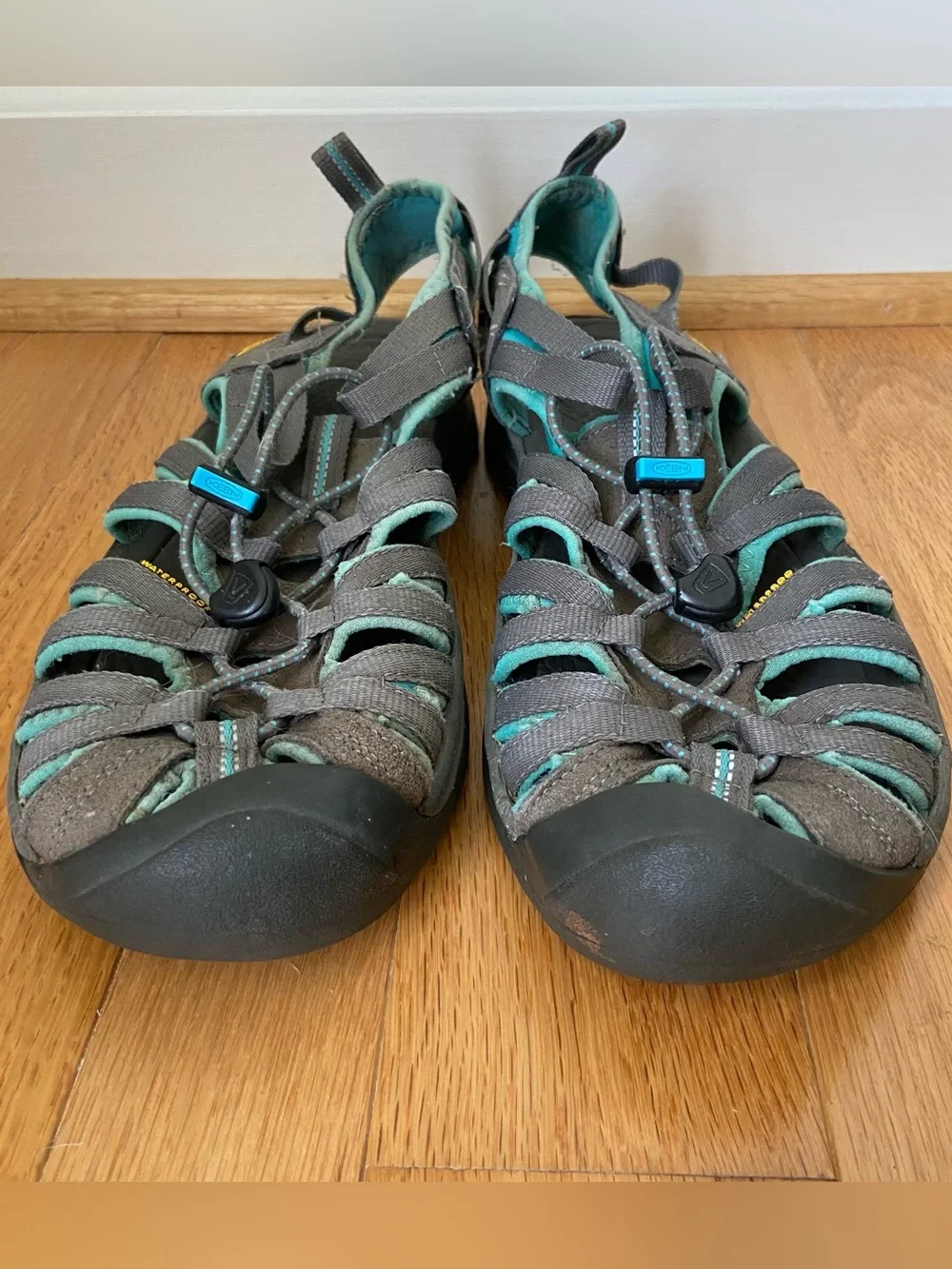 KEEN Whisper Closed Toe Sport Sandal Women's 10 Waterproof Outdoor Strappy Gray